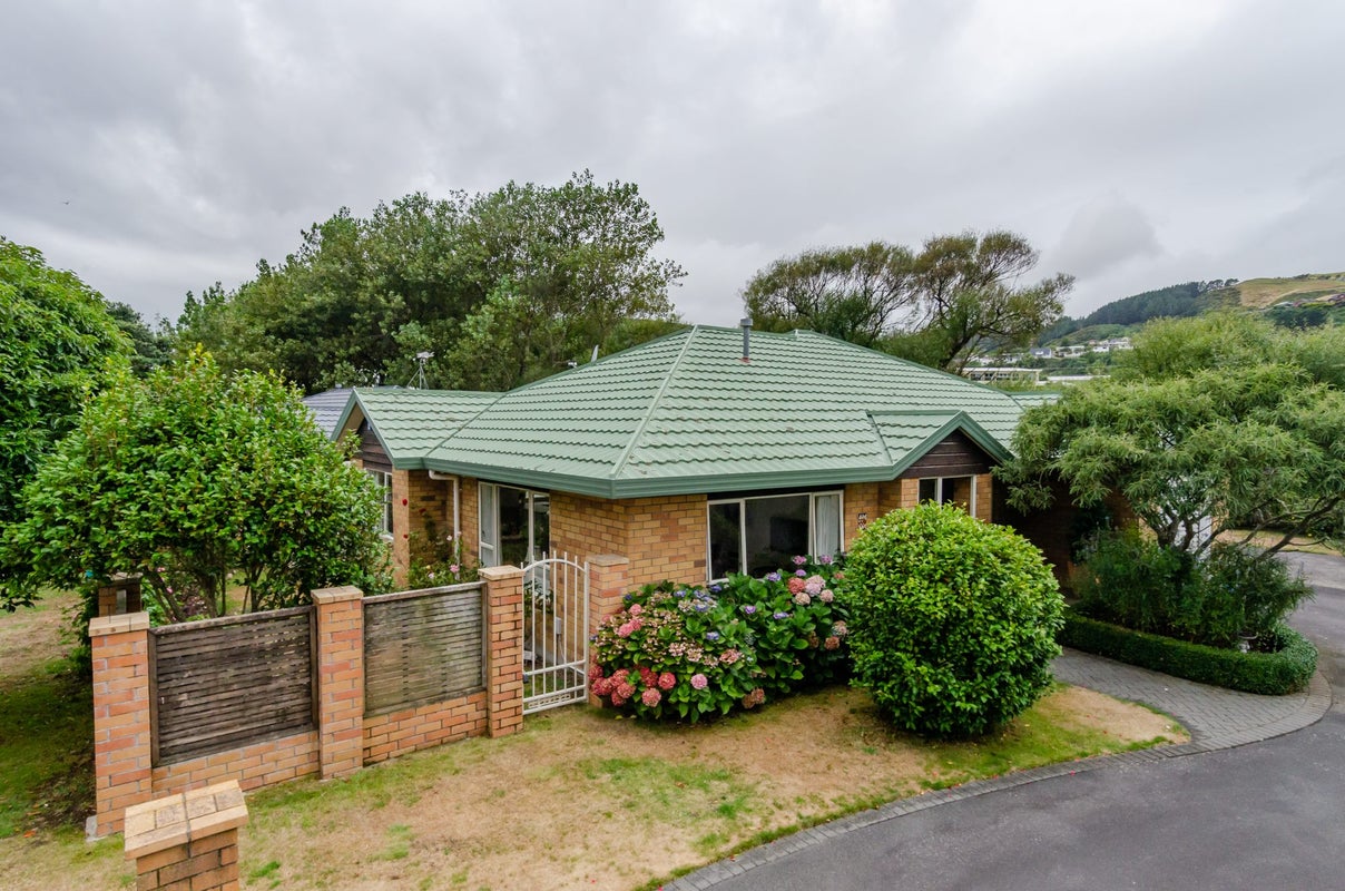116 Oxford Street, Tawa, Wellington - Carousel 1