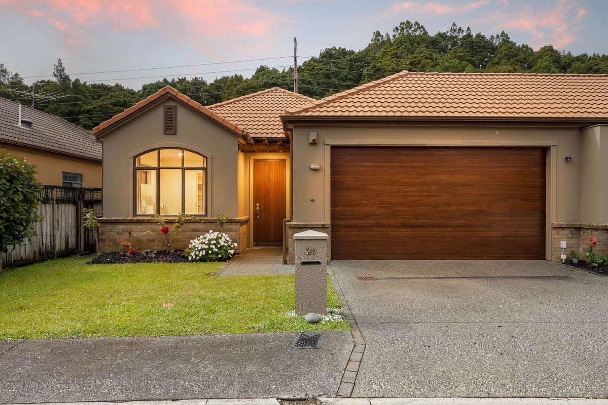 20 Villanova Place, Albany, Auckland - Carousel 1