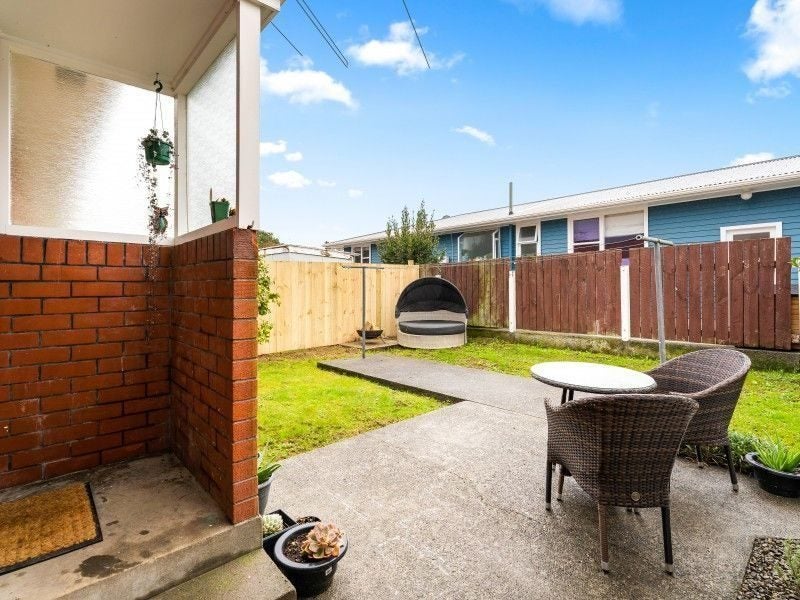 2/31A MCPARLAND STREET, Ebdentown, Upper Hutt - Carousel 14