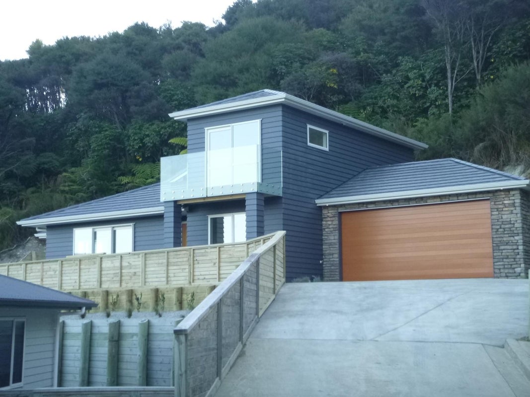 23C Karamea Grove, Wainuiomata, Lower Hutt - Carousel 1