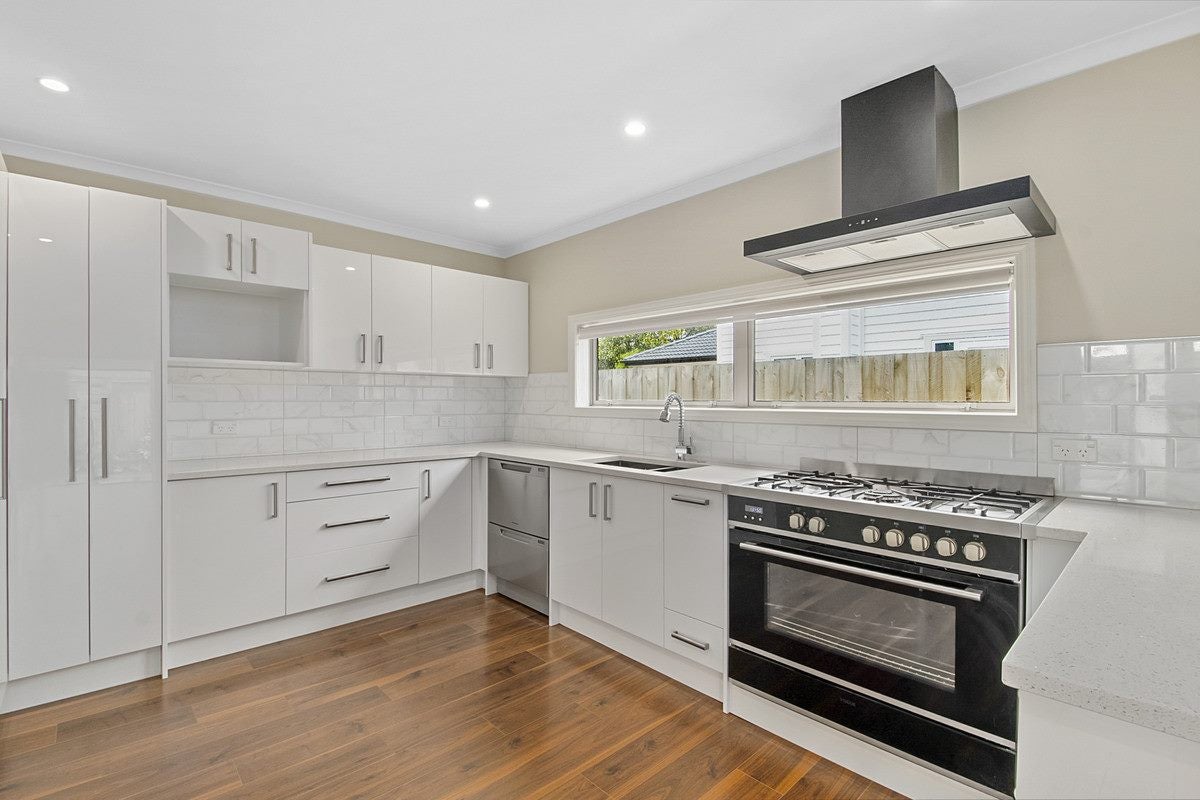 6A Mansion Court, West Harbour, Auckland - Carousel 2