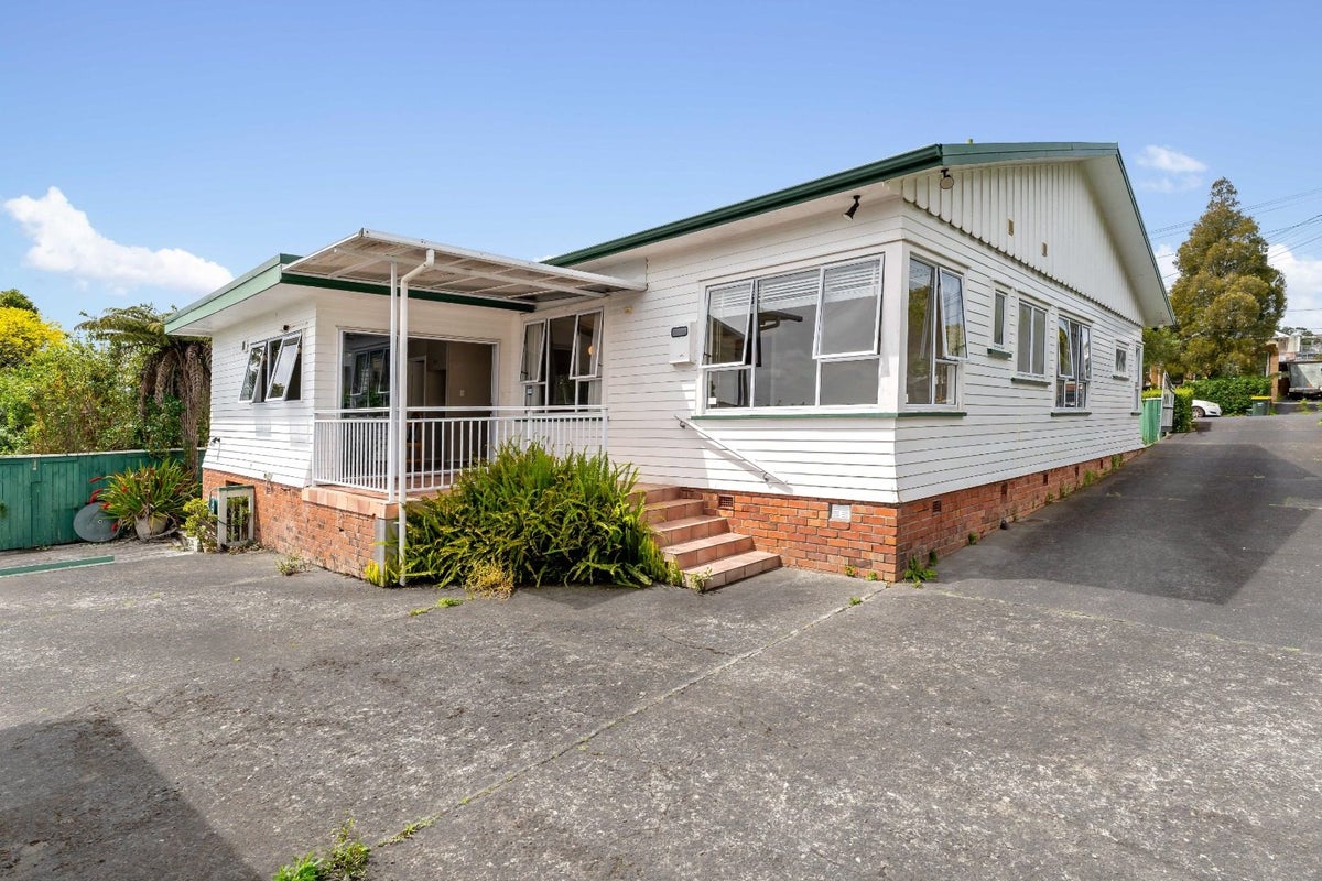 14 Fifth Avenue, Mount Albert, Auckland - Carousel 2