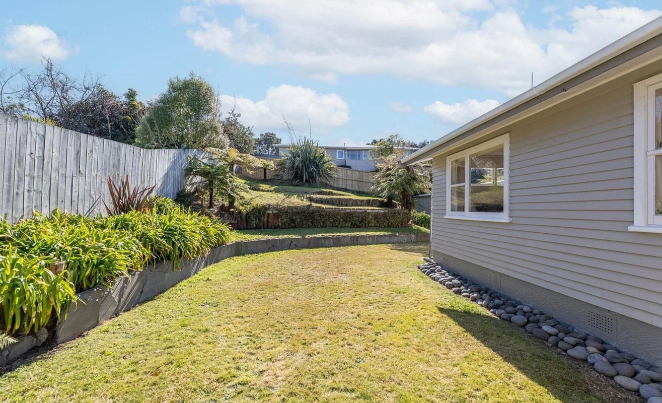 8 Liston Avenue, Hilltop, Taupo, Waikato - Carousel 2