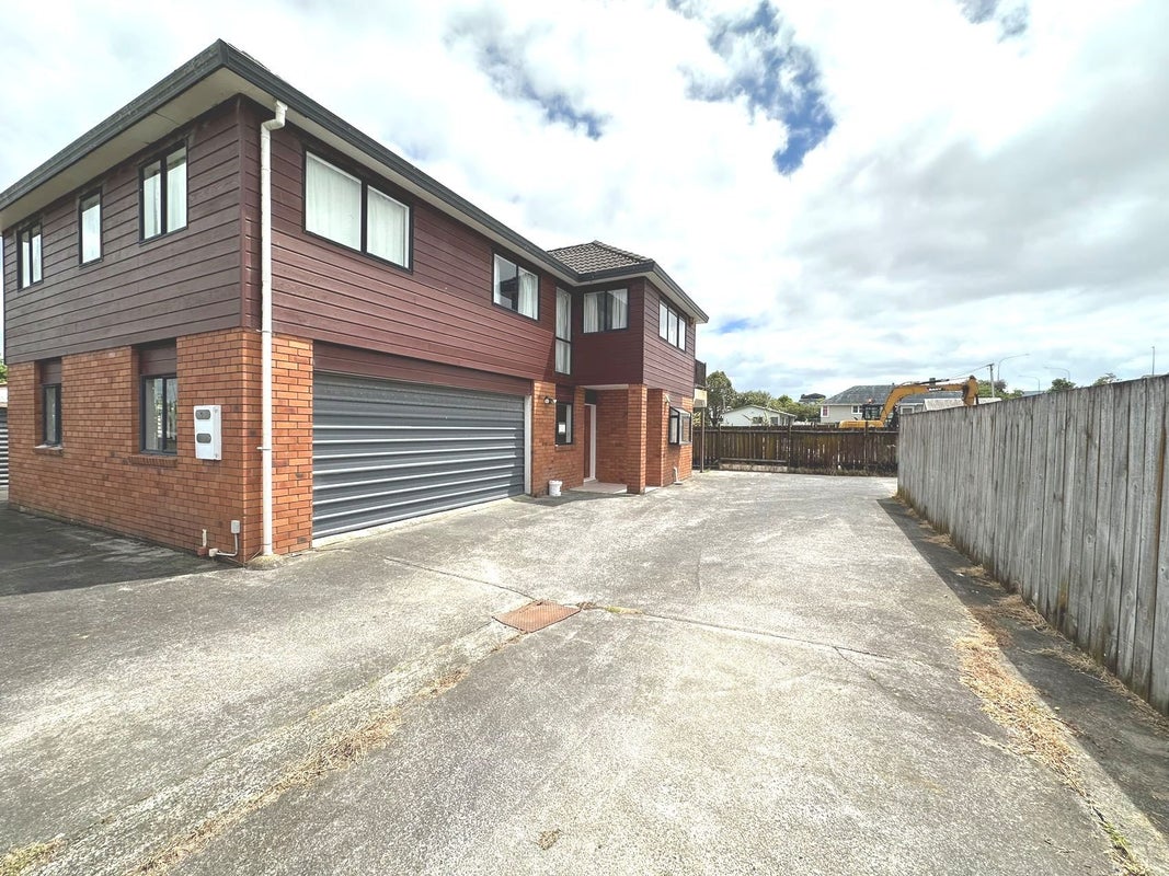 721 Sandringham Extension, MOUNT ROSKILL, AUCKLAND - Carousel 2