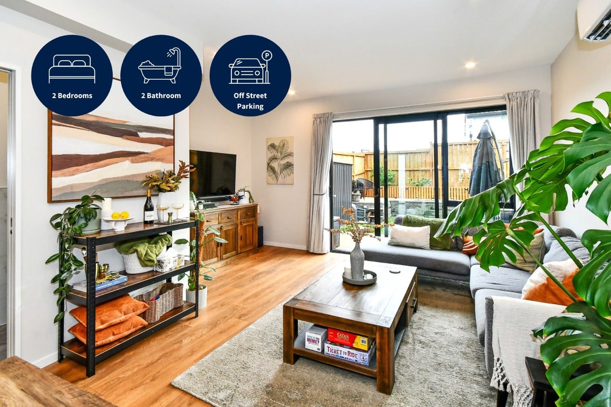 4 Freshland Drive, Flat Bush, Auckland - Carousel 1