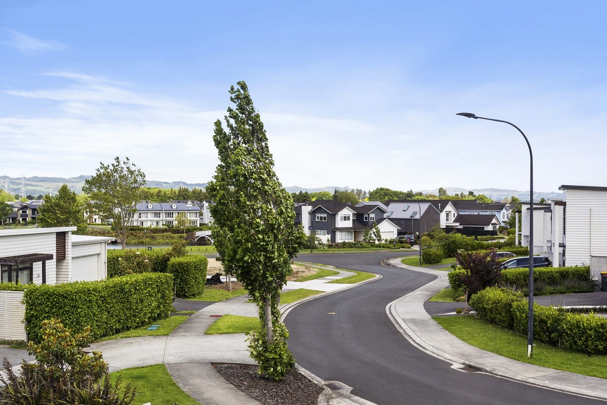 59 Costa Viva Crescent, Karaka, Papakura - Carousel 1