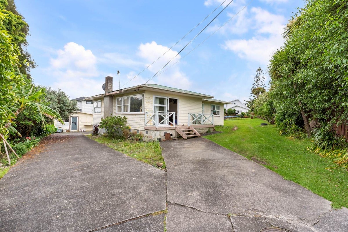 43 Farquhar Road, Glendene, Waitakere City, Auckland - Carousel 1