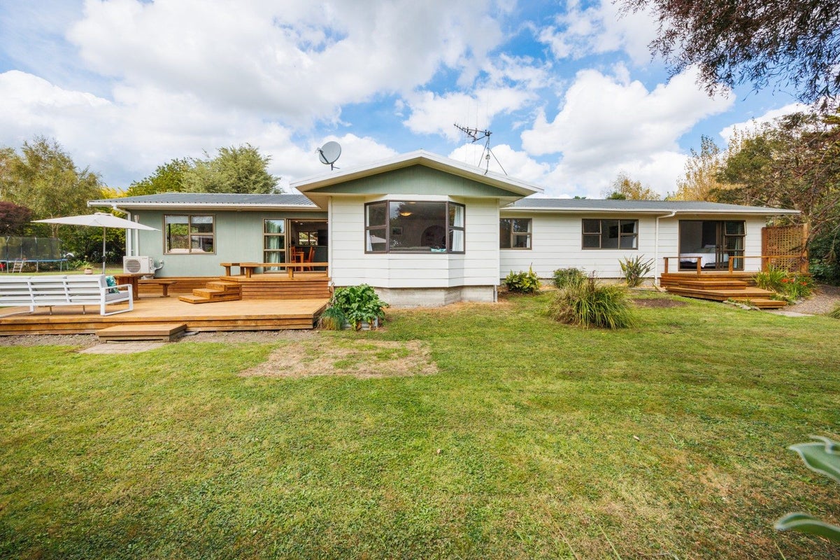 23 Eyre Road, Linton, Palmerston North - Carousel 1