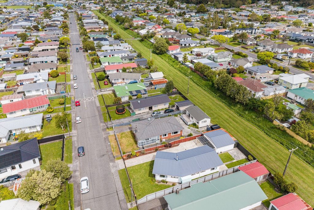 73 Karamu Crescent, Wainuiomata, Lower Hutt - Carousel 22