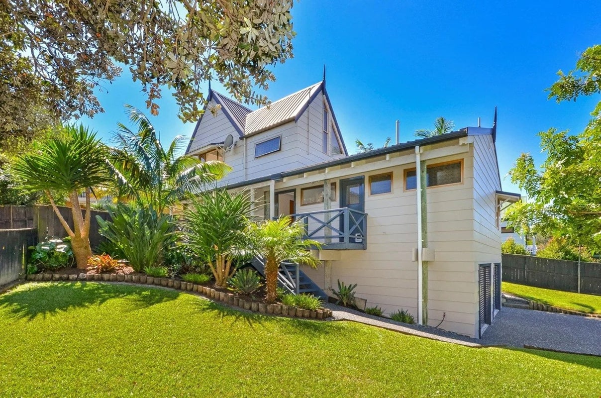 7 Sandiacre Way, Browns Bay, Auckland - Carousel 1