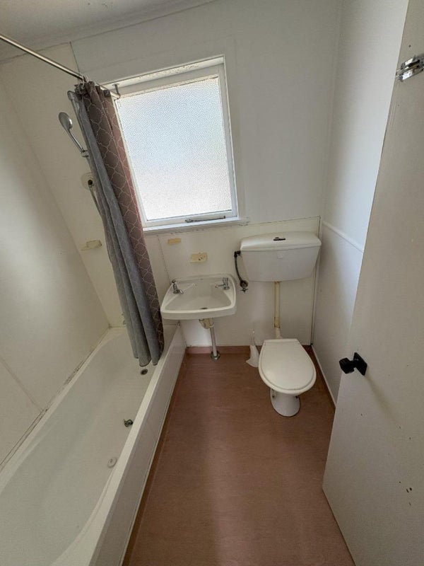 14 Slim Street, Bader, Hamilton - Carousel 7