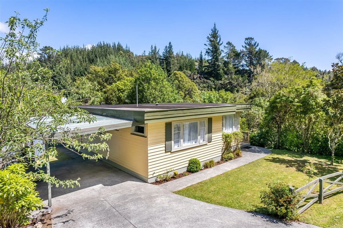 7 Roseveare Grove, Te Marua, Upper Hutt - Carousel 2