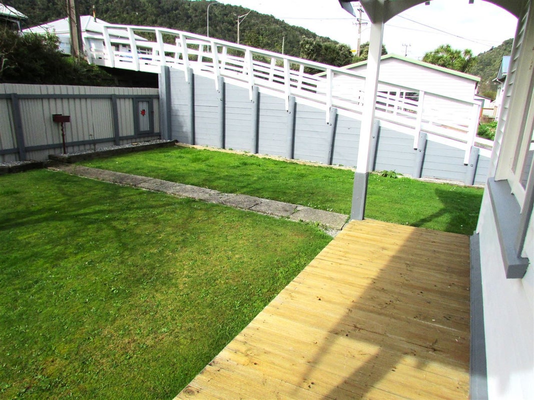98 Bright Street, Cobden, Greymouth - Carousel 23
