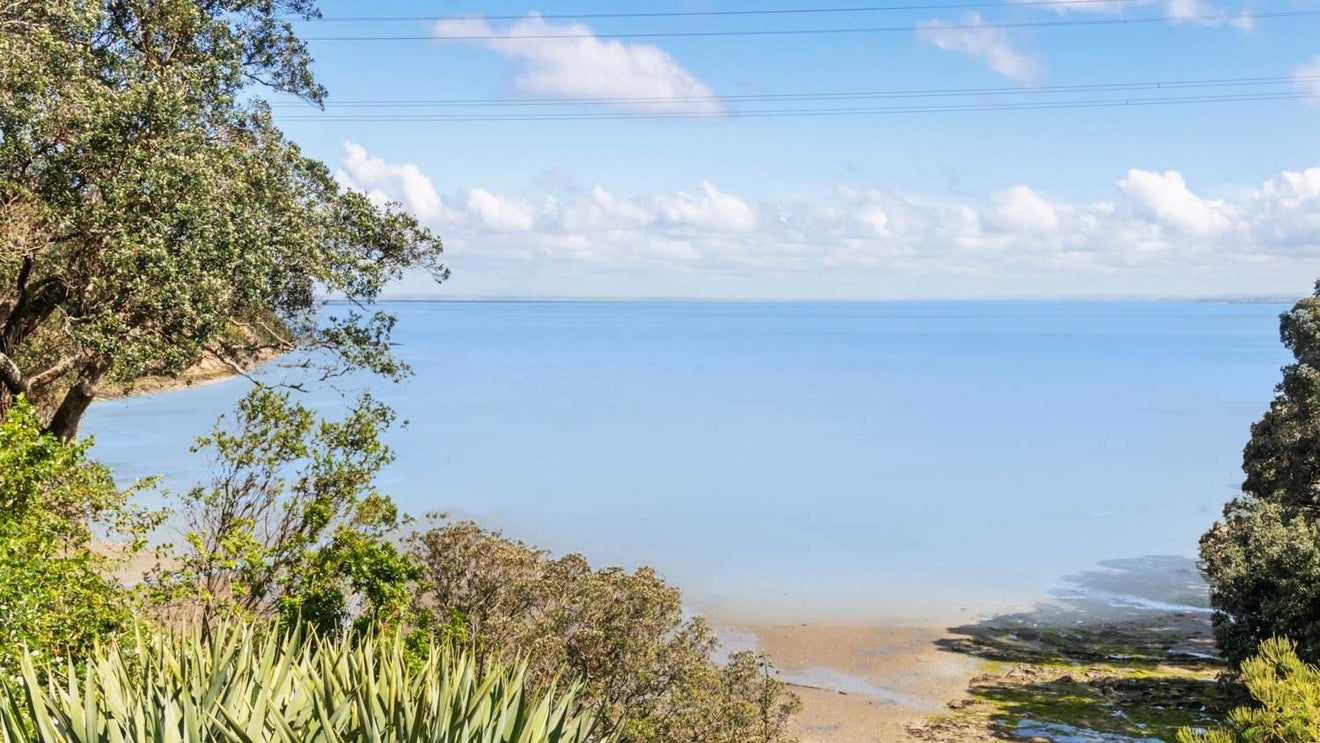 121 Lynbrooke Avenue, Blockhouse Bay, Auckland - Carousel 1