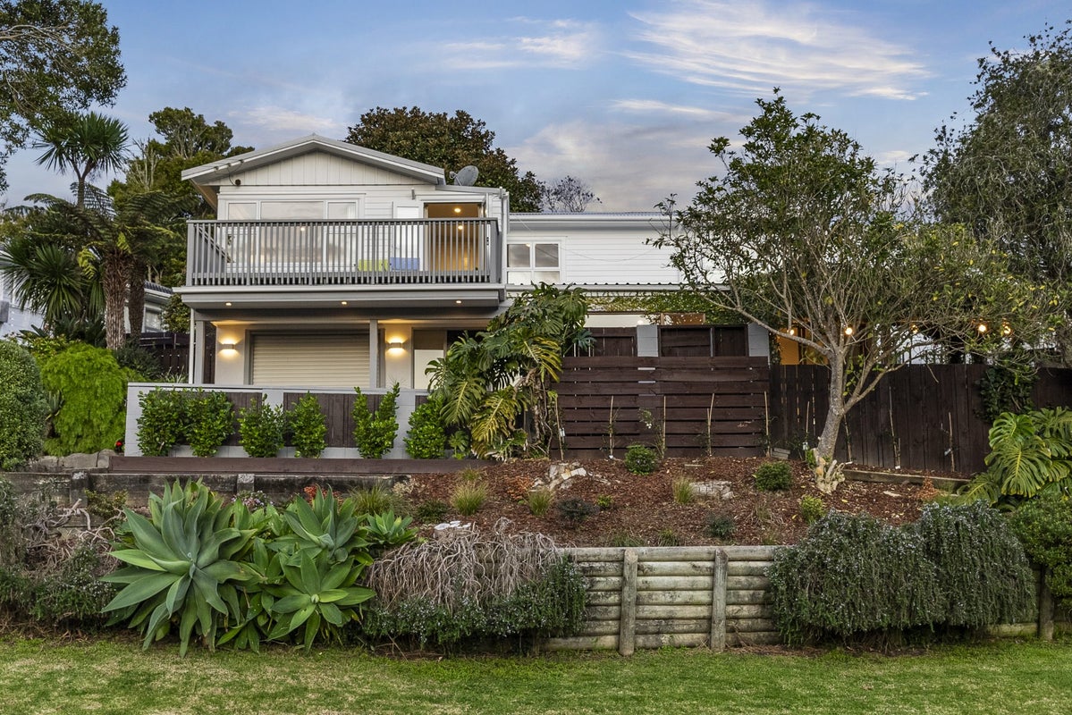 35 Lanigan Street, Birkdale, Auckland - Carousel 26