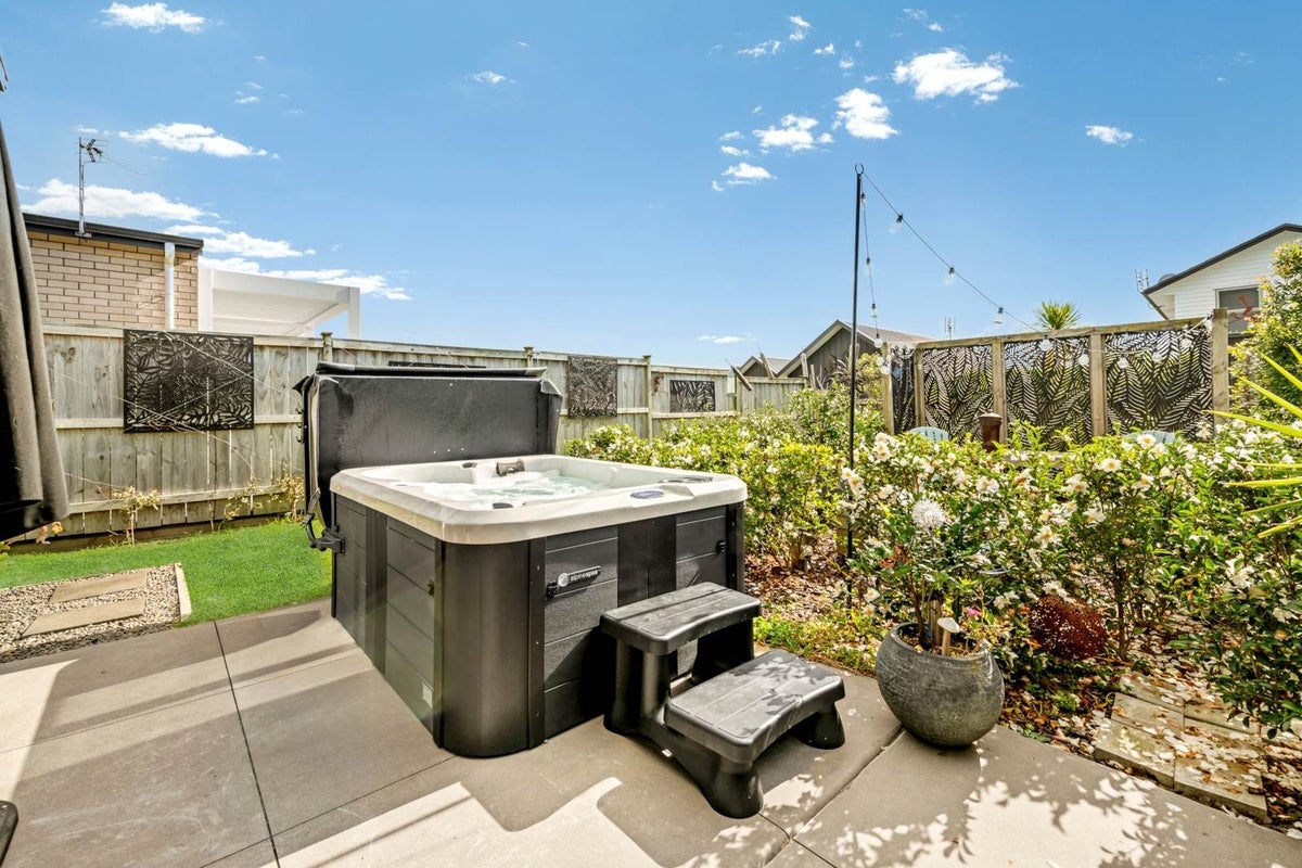 18B Cadwil Drive, Beachlands, Auckland - Carousel 2