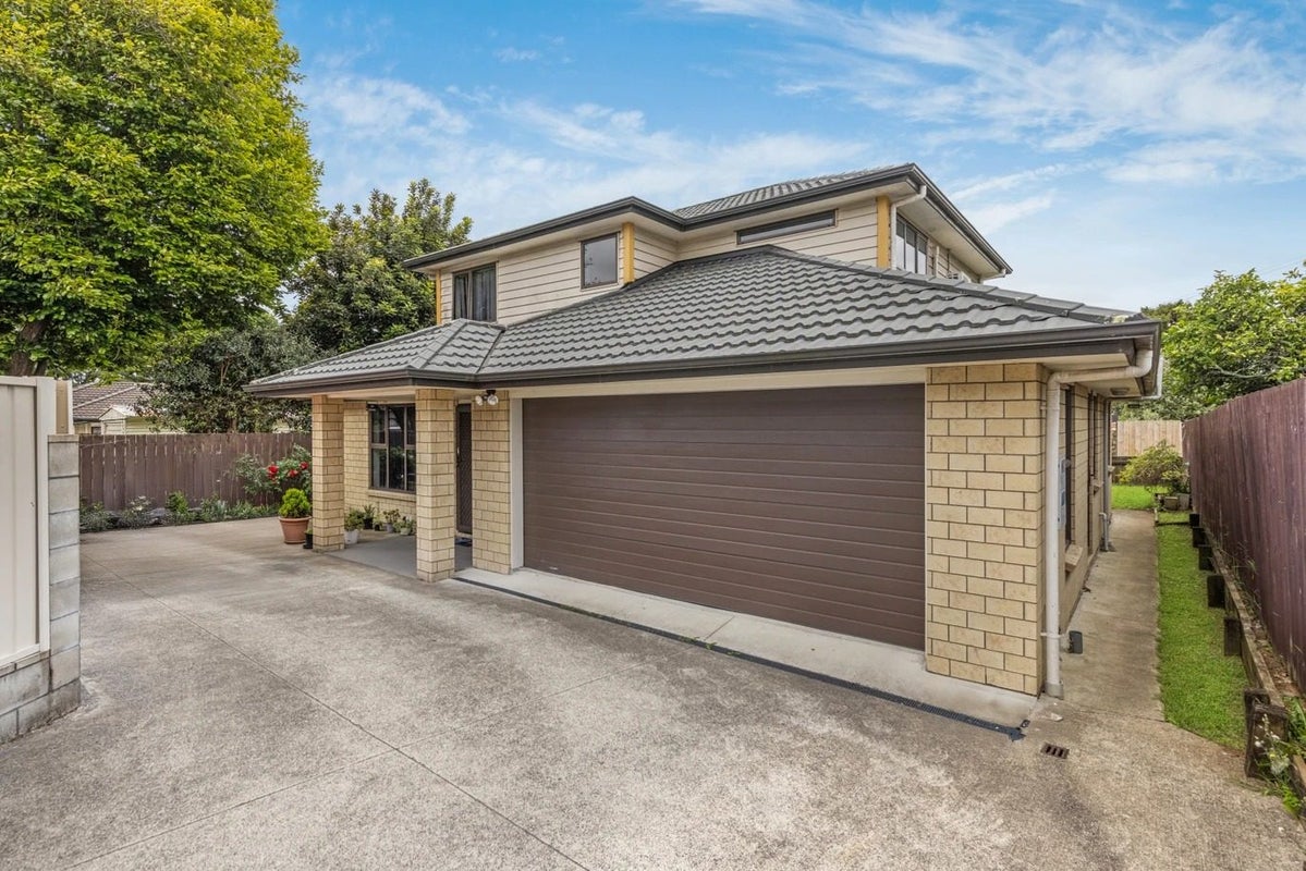 1 Lloyd Avenue, Papatoetoe, Auckland - Carousel 1