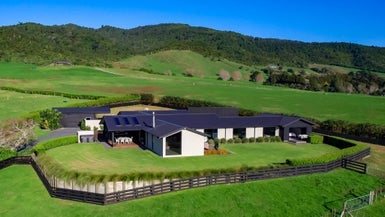 1349 South Road, Kaitake, New Plymouth - Carousel 1
