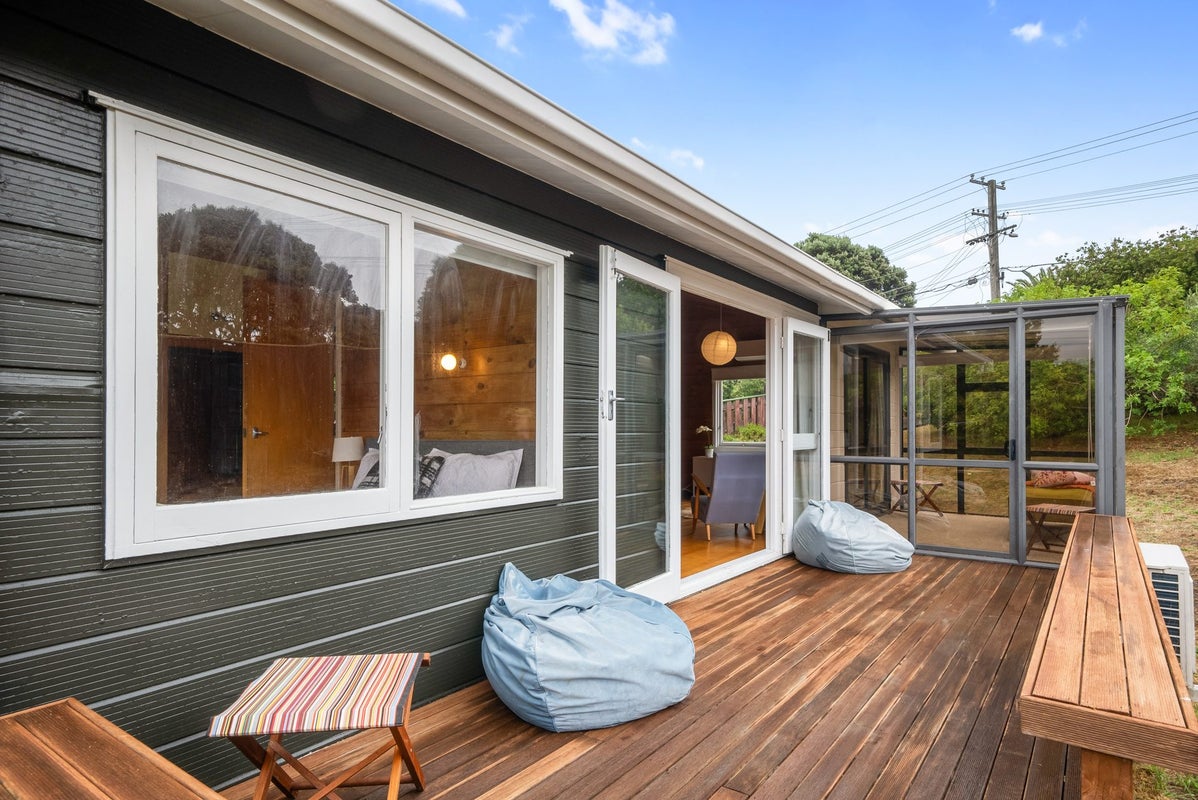 18 William Street, Waikanae Beach, Waikanae - Carousel 2