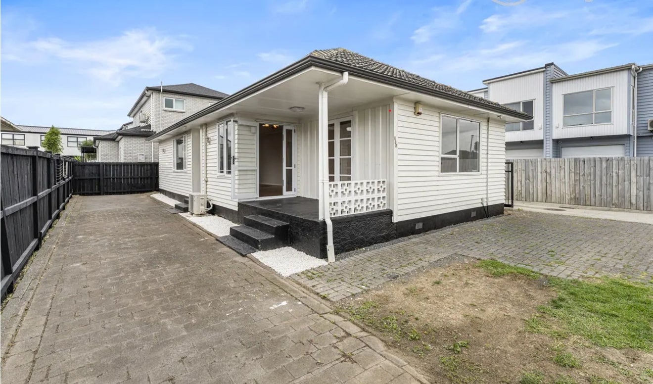 169 Russell Road, Manurewa, Auckland - Carousel 1