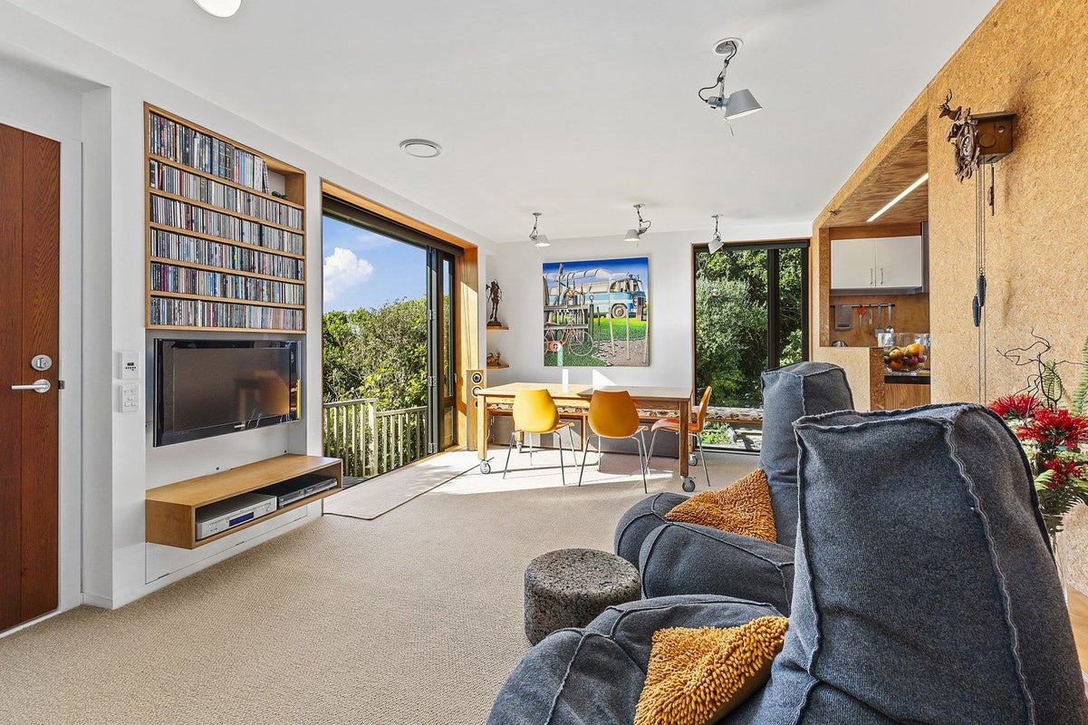 127A Makara Road, Karori, Wellington - Carousel 1