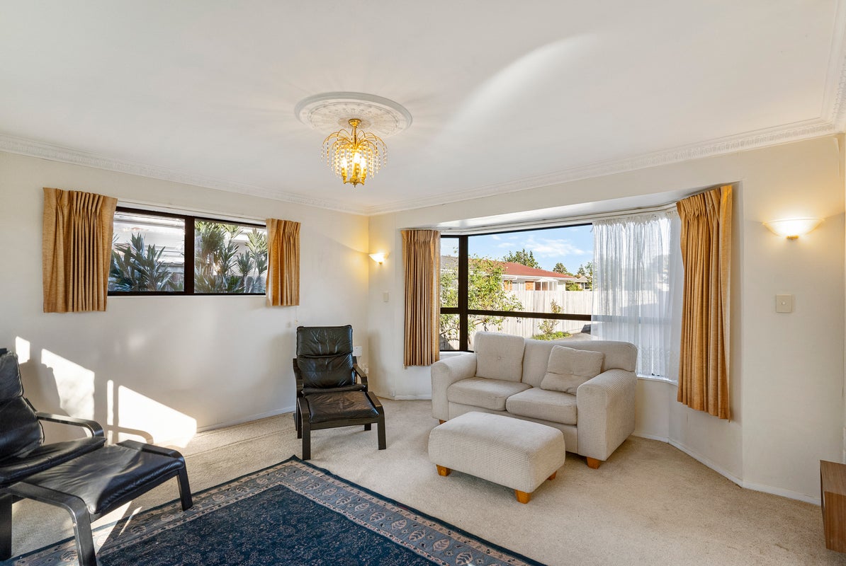 2/8 Paton Avenue, Papatoetoe, Auckland - Carousel 2