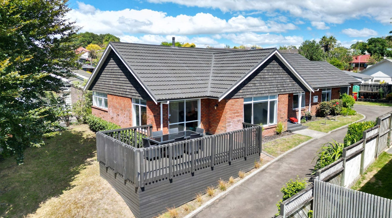 12 Willowfield Place, Pukete, Hamilton - Carousel 1