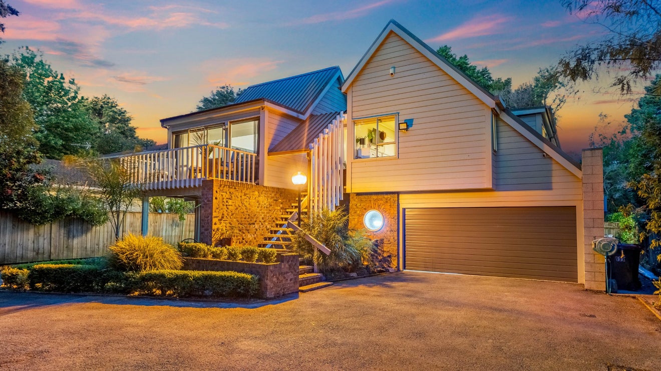 7 Palfrey Street, Wallaceville, Upper Hutt - Carousel 1