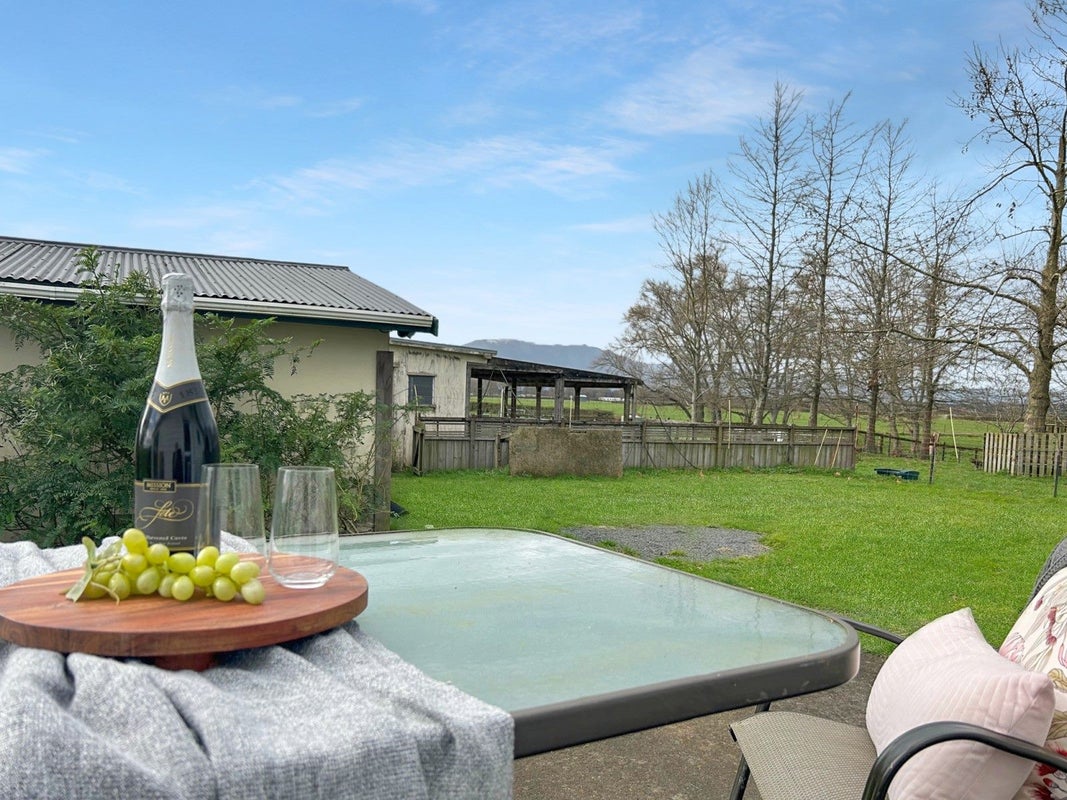 530 No 1 Road, Springdale - Carousel 22