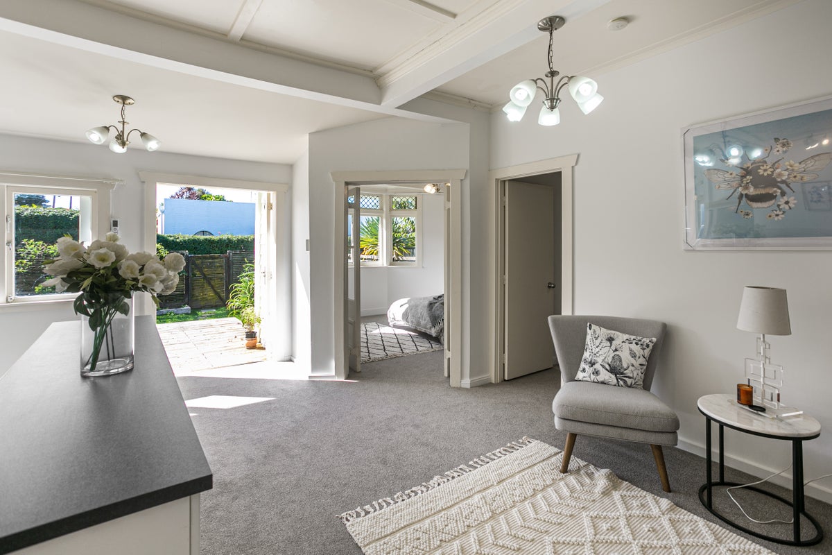 2/38 Tawa Road, Onehunga, Auckland - Carousel 1