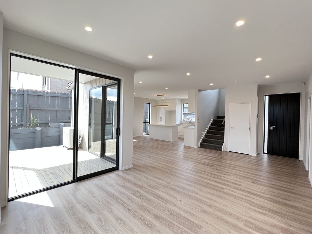 29D Bolton Street, Blockhouse Bay, Auckland - Carousel 2