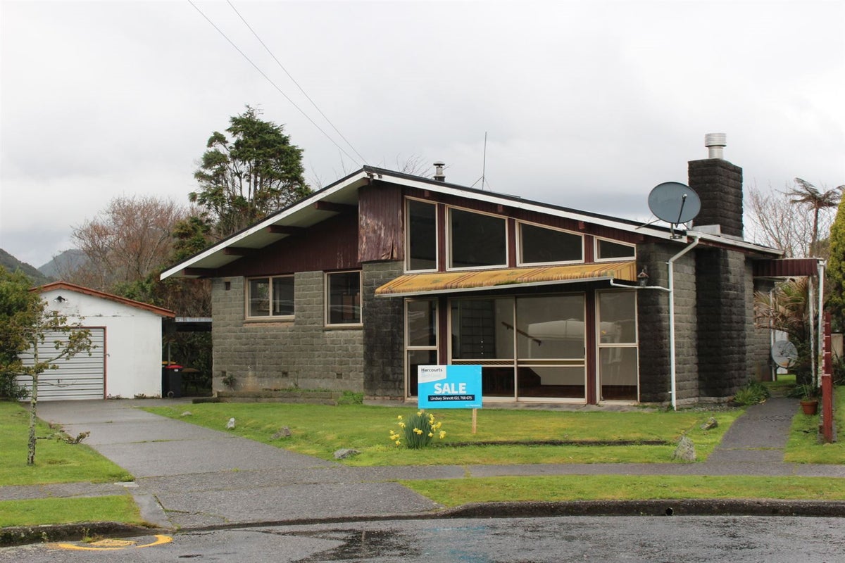 10 Dupre Place, Cobden, Greymouth - Carousel 1