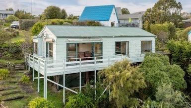 12 Emerson Crescent, Diamond Harbour, Lyttelton - Carousel 1