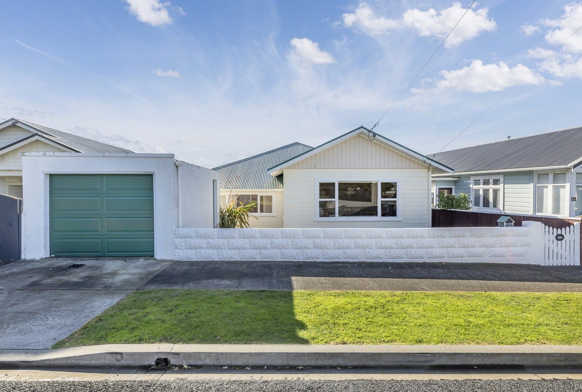 23 Endeavour Street, Lyall Bay, Wellington - Carousel 1