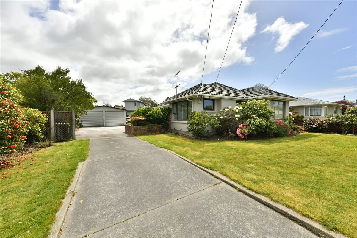 51 Vardon Crescent, Shirley, Christchurch - Carousel 1