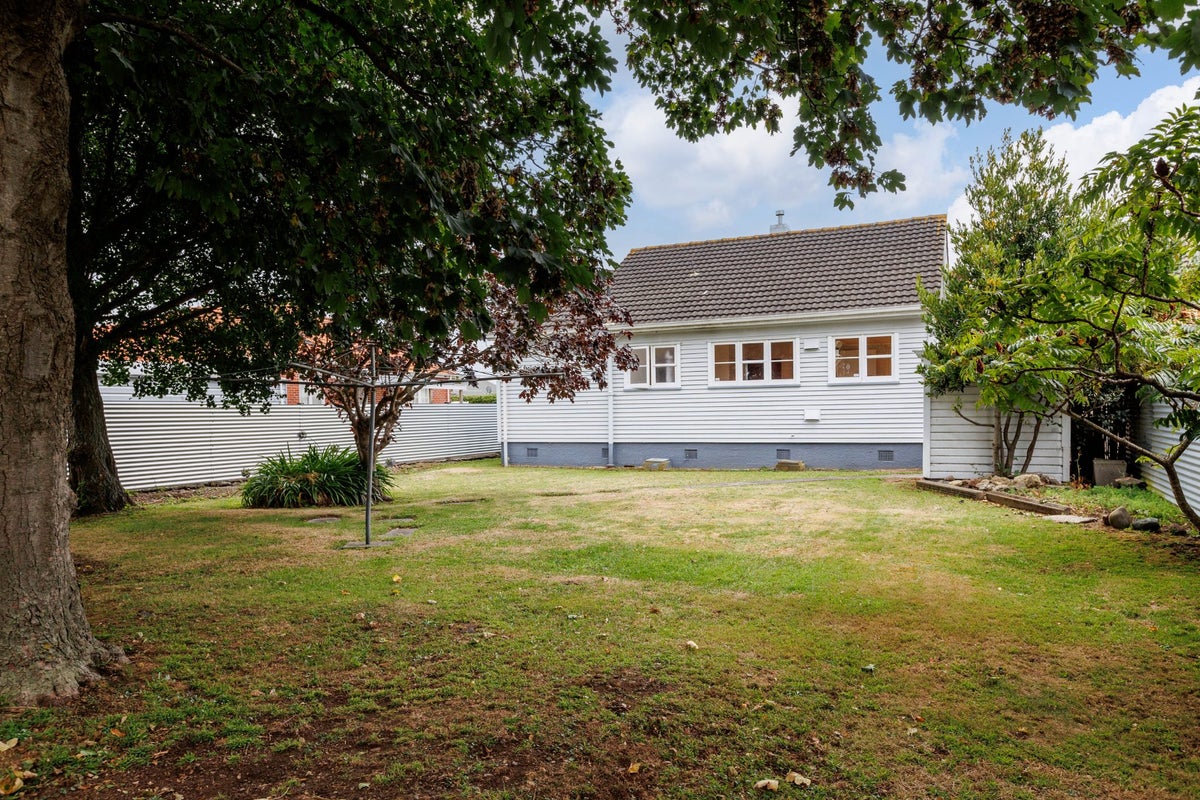 82 Manson Street, Terrace End, Palmerston North - Carousel 1