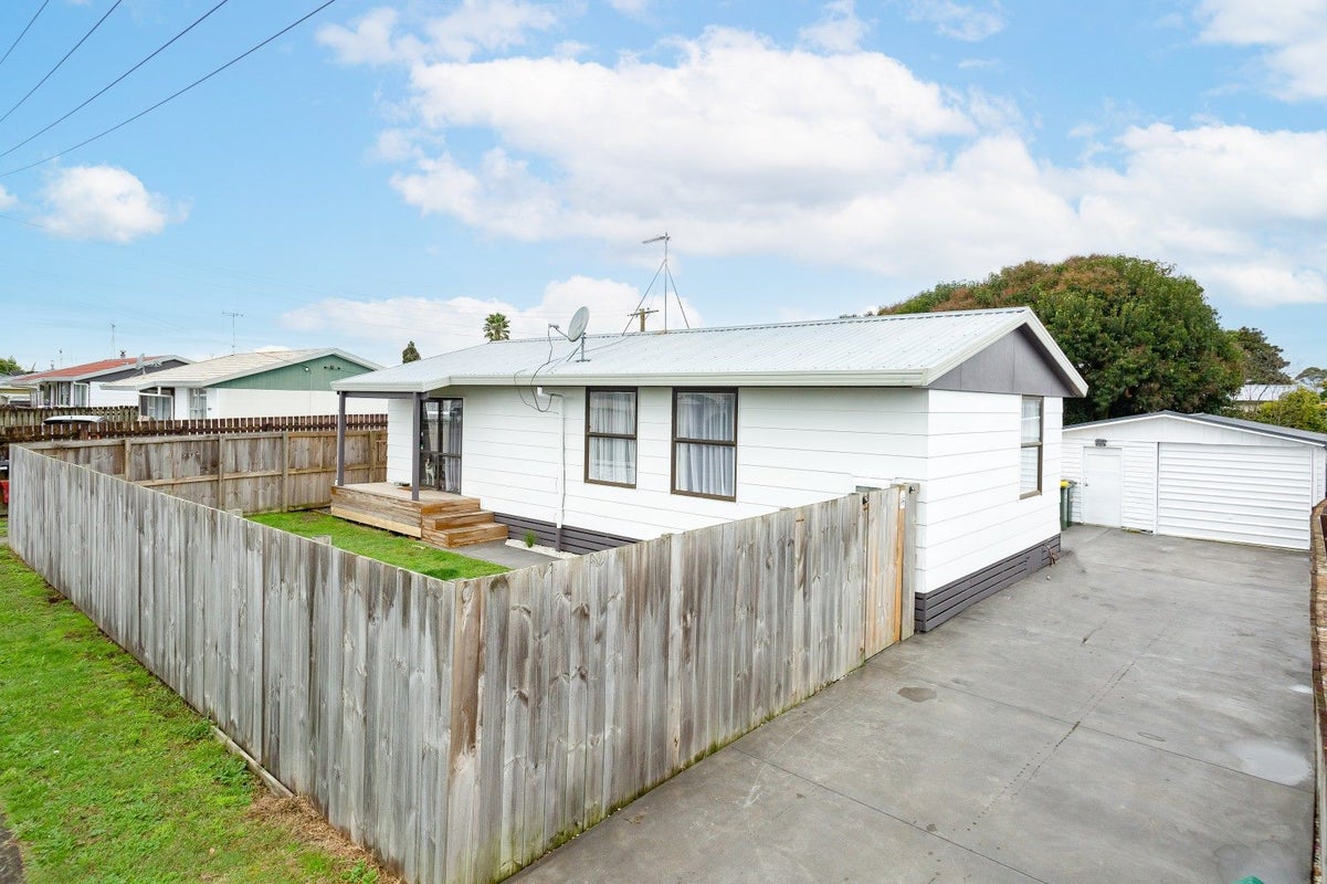 23A Breckons Avenue, Nawton, Hamilton - Carousel 1