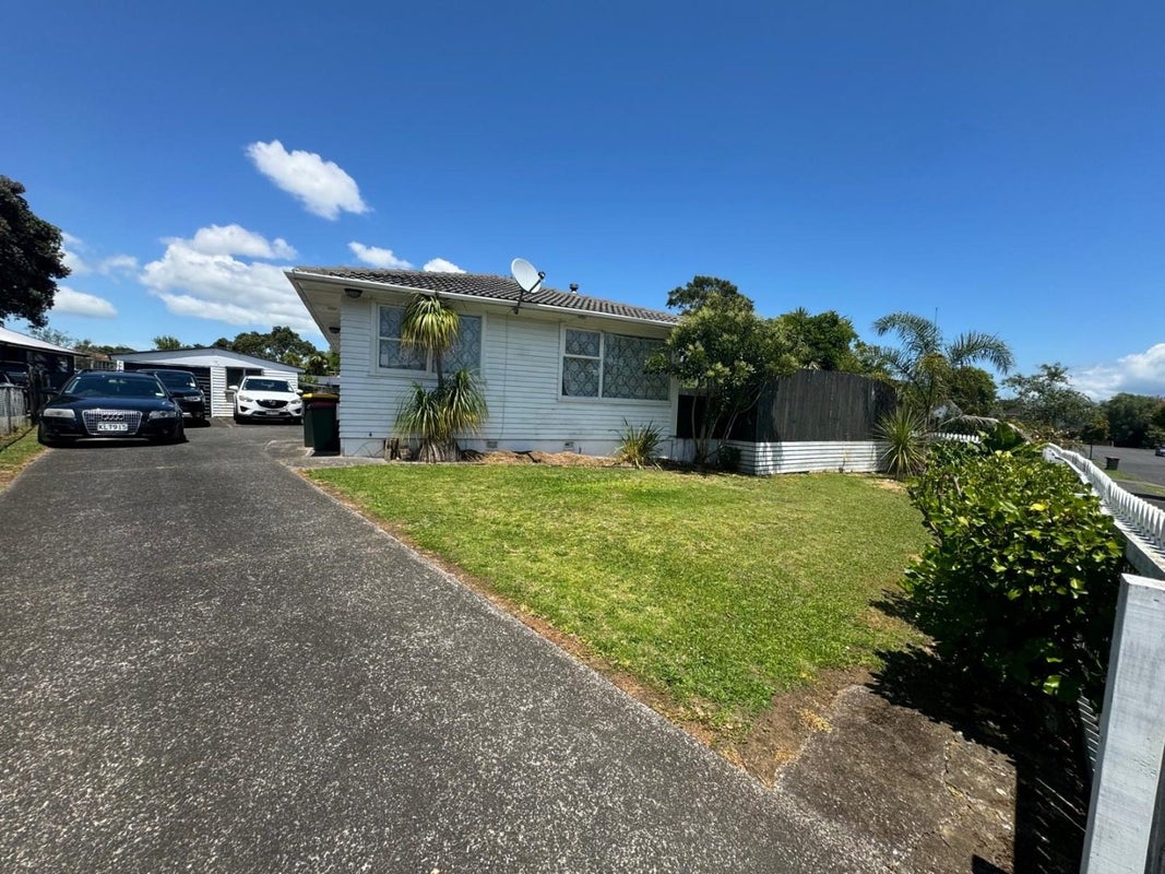 8 Kea Place, Mangere Bridge, Auckland - Carousel 2