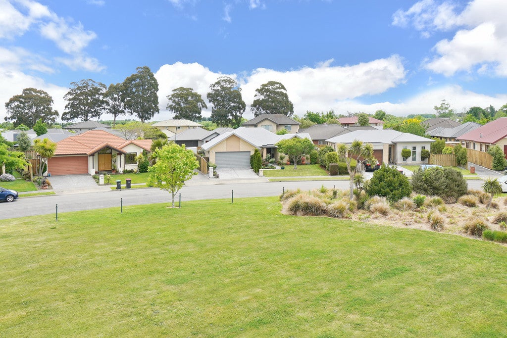 18 Wagner Crescent, Northwood, Christchurch - Carousel 2