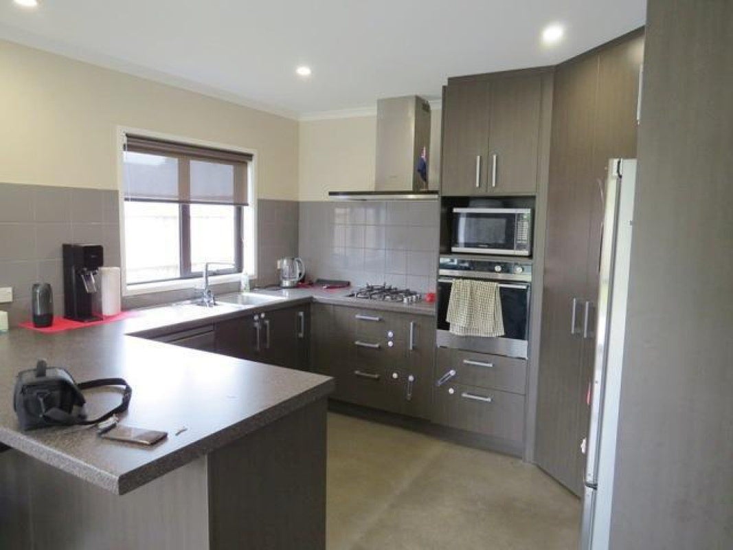 35 Cyrus Street, Whalers Gate, New Plymouth - Carousel 2