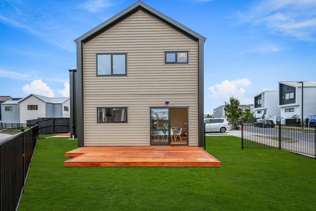 39 Bristol Freighter Road, Hobsonville, Auckland - Carousel 24