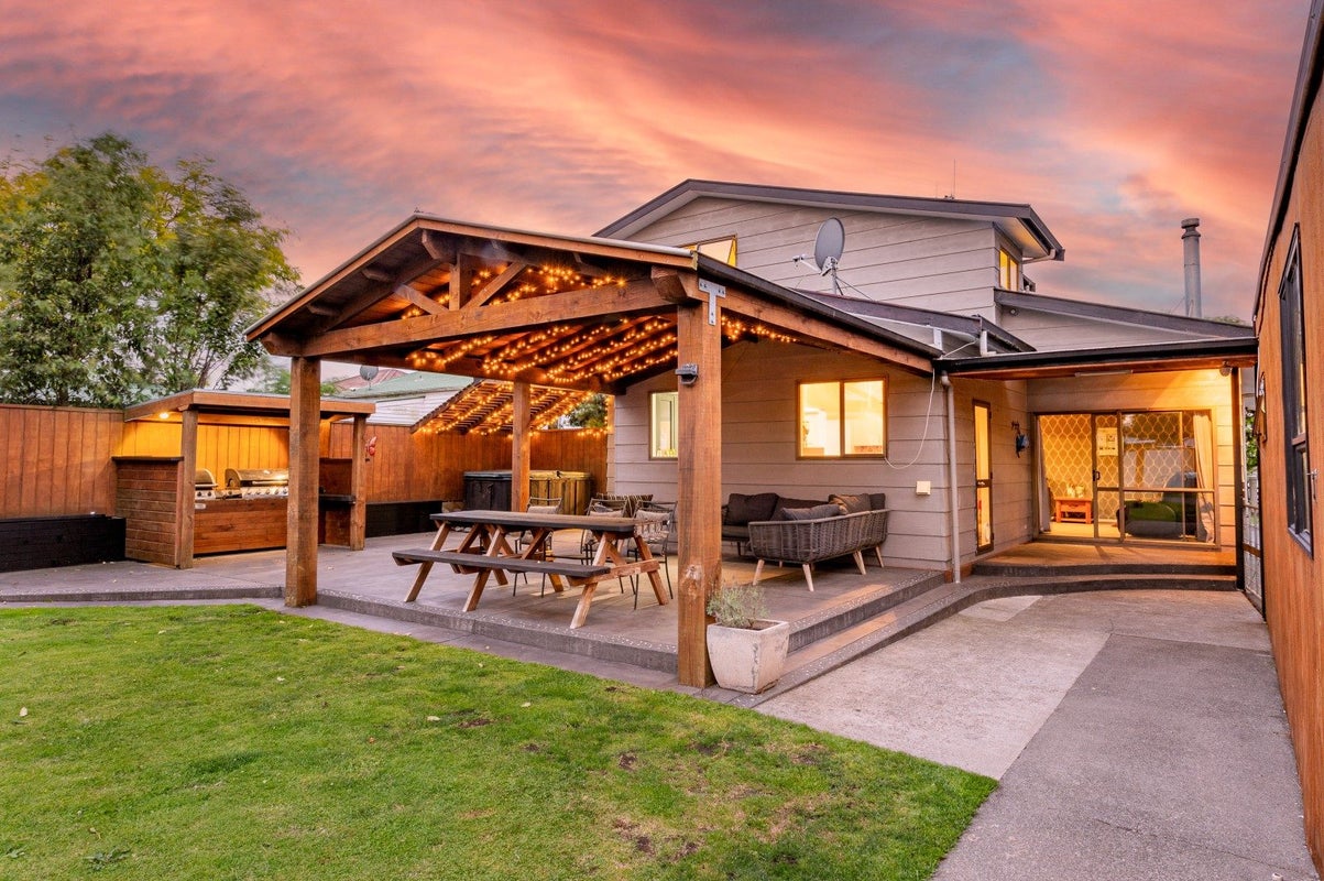 11 Moana Street, Whanganui East, Whanganui - Carousel 1
