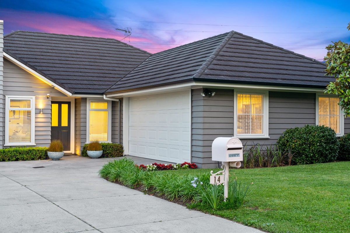 14 Silkwood Crescent, Karaka, Papakura - Carousel 2
