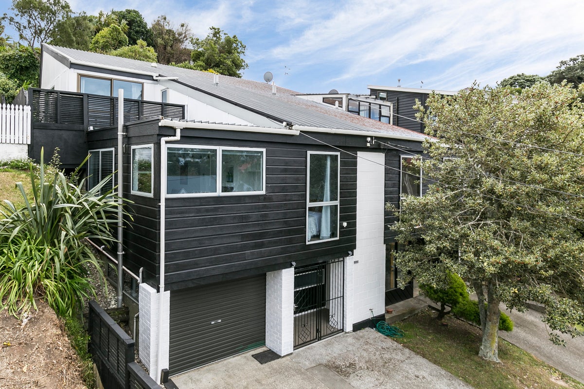 111A Churchill Drive, Crofton Downs, Wellington - Carousel 1