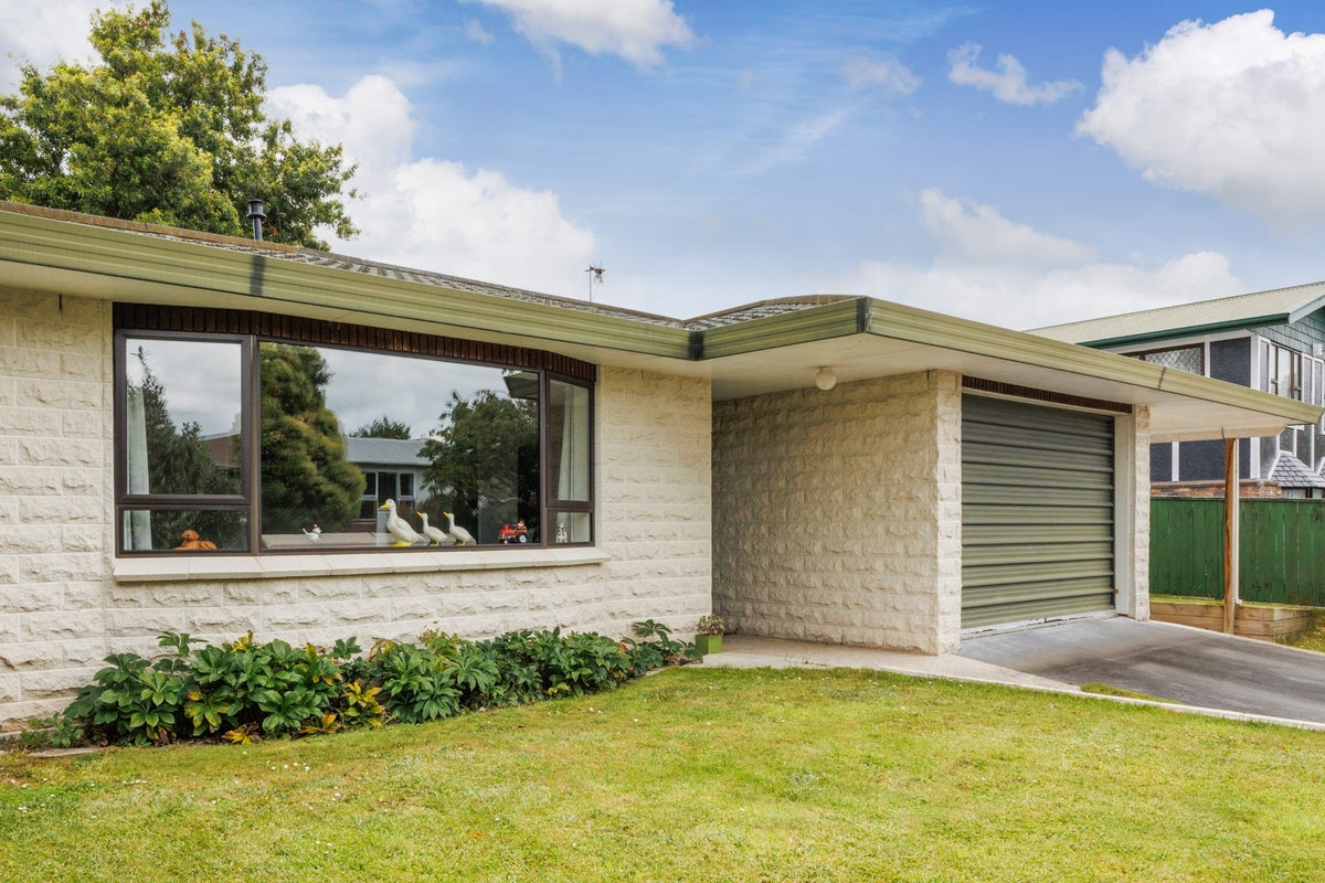 1 Tern Place, Hokowhitu, Palmerston North - Carousel 19