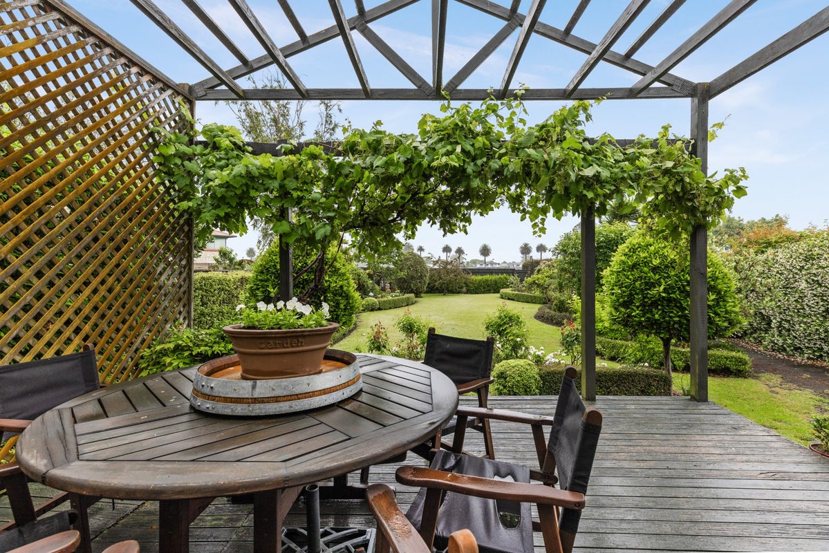 22 Nelson Crescent, Napier South, Napier - Carousel 1