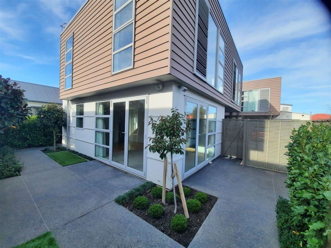 64A Fairfield Avenue, Addington, Christchurch - Carousel 1