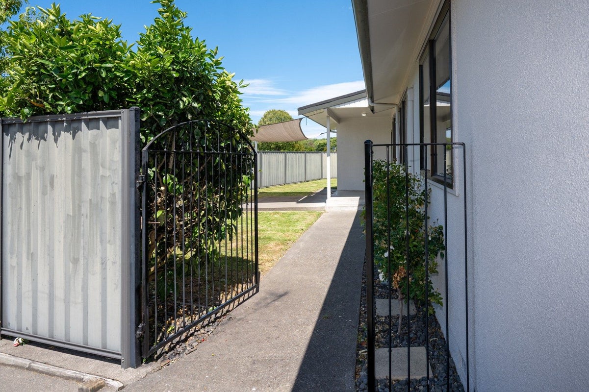 13 Gilmour Place, Taradale, Napier - Carousel 1