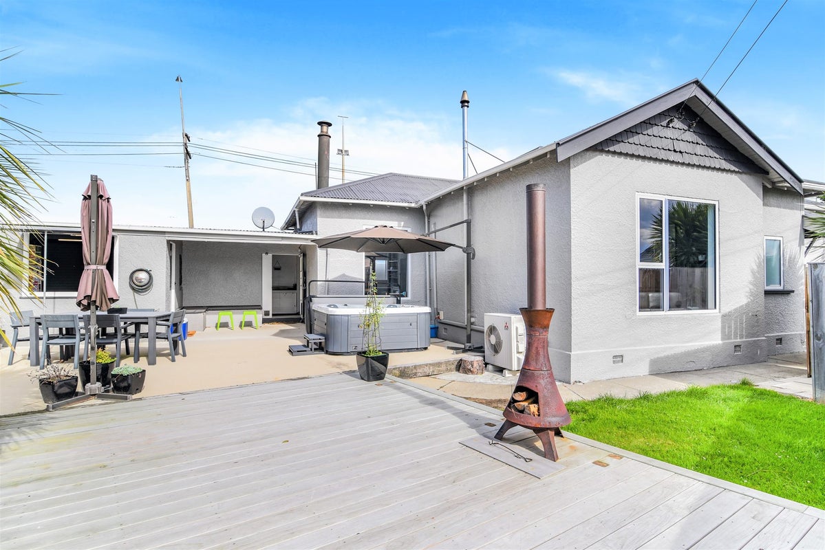 81 Royal Crescent, Saint Kilda, Dunedin - Carousel 1