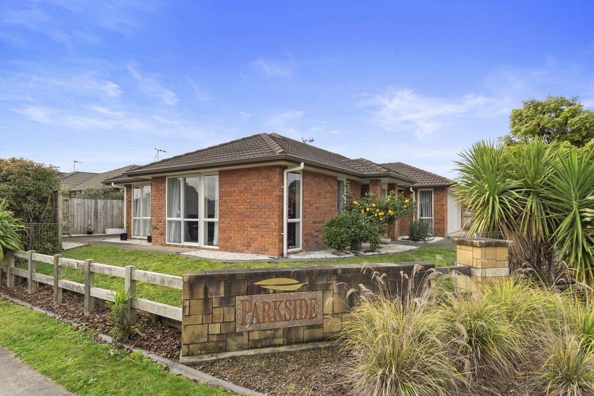 1 Parkside Drive, Huntington, Hamilton - Carousel 12